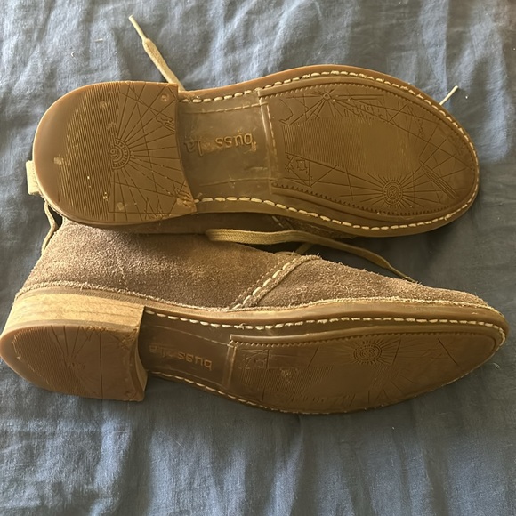 Anthropologie leather shoe. Grey. Used. - Picture 2 of 2